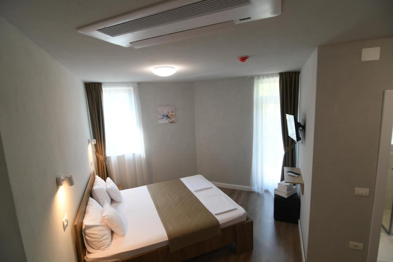Octogon Hotel Băile Felix Buitenkant foto